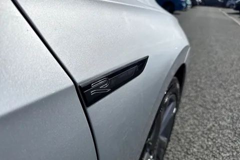 KN23USC Volkswagen Golf 2.0TDI (150PS) R-Line DSG ⭐Sunroof, Rear view camera⭐ Thumbnail #29