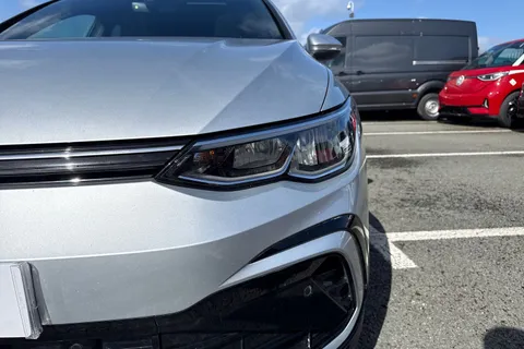 KN23USC Volkswagen Golf 2.0TDI (150PS) R-Line DSG ⭐Sunroof, Rear view camera⭐ Thumbnail #31