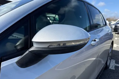 KN23USC Volkswagen Golf 2.0TDI (150PS) R-Line DSG ⭐Sunroof, Rear view camera⭐ Thumbnail #32