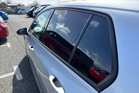 KN23USC Volkswagen Golf 2.0TDI (150PS) R-Line DSG ⭐Sunroof, Rear view camera⭐ Thumbnail #33