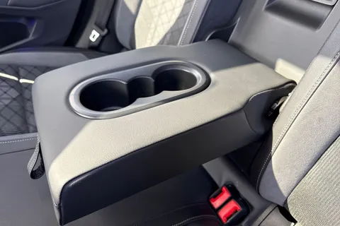 KN23USC Volkswagen Golf 2.0TDI (150PS) R-Line DSG ⭐Sunroof, Rear view camera⭐ Thumbnail #37