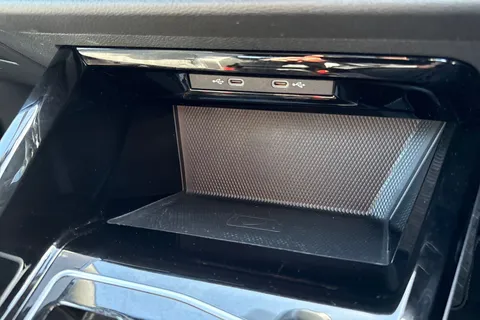 KN23USC Volkswagen Golf 2.0TDI (150PS) R-Line DSG ⭐Sunroof, Rear view camera⭐ Thumbnail #40