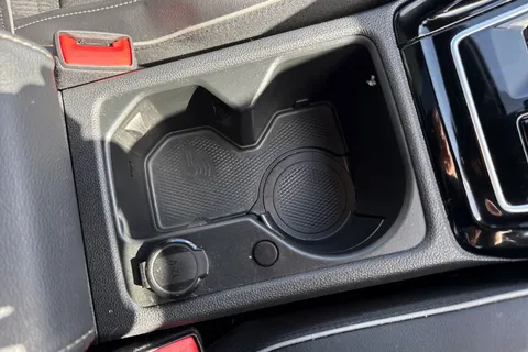 KN23USC Volkswagen Golf 2.0TDI (150PS) R-Line DSG ⭐Sunroof, Rear view camera⭐ Thumbnail #41