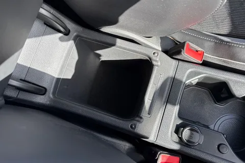 KN23USC Volkswagen Golf 2.0TDI (150PS) R-Line DSG ⭐Sunroof, Rear view camera⭐ Thumbnail #42