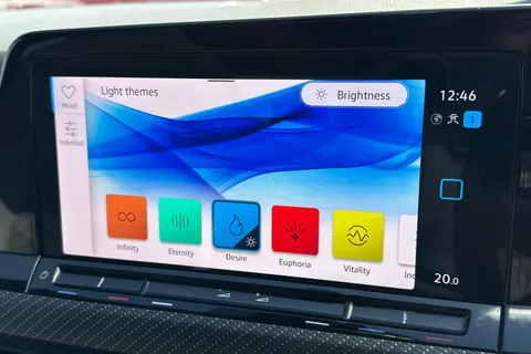 KN23USC Volkswagen Golf 2.0TDI (150PS) R-Line DSG ⭐Sunroof, Rear view camera⭐ Thumbnail #55