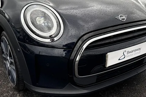 MF72YYD Mini Hatch 1.5 Cooper Exclusive Steptronic Euro 6 (s/s) 5dr Thumbnail #9