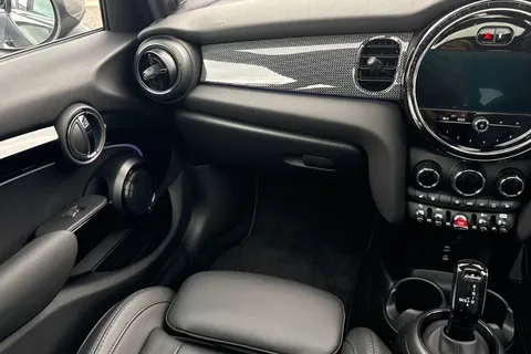 MF72YYD Mini Hatch 1.5 Cooper Exclusive Steptronic Euro 6 (s/s) 5dr Thumbnail #20