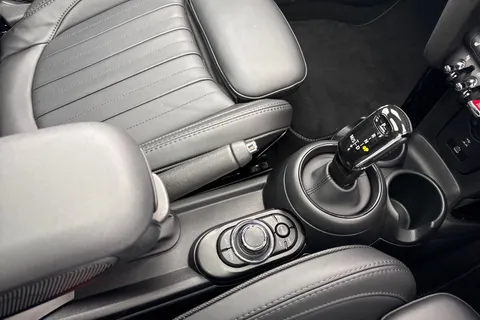 MF72YYD Mini Hatch 1.5 Cooper Exclusive Steptronic Euro 6 (s/s) 5dr Thumbnail #23