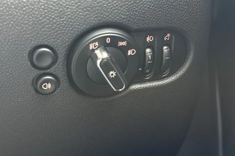 MF72YYD Mini Hatch 1.5 Cooper Exclusive Steptronic Euro 6 (s/s) 5dr Thumbnail #35