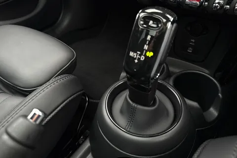 MF72YYD Mini Hatch 1.5 Cooper Exclusive Steptronic Euro 6 (s/s) 5dr Thumbnail #37