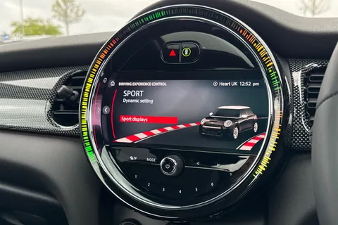 MF72YYD Mini Hatch 1.5 Cooper Exclusive Steptronic Euro 6 (s/s) 5dr Thumbnail #42