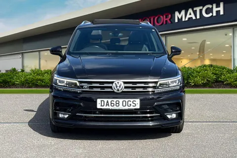 DA68OGS Volkswagen Tiguan 2.0 TDI R-Line DSG 4Motion Euro 6 (s/s) 5dr Thumbnail #7