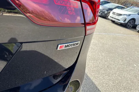 DA68OGS Volkswagen Tiguan 2.0 TDI R-Line DSG 4Motion Euro 6 (s/s) 5dr Thumbnail #34