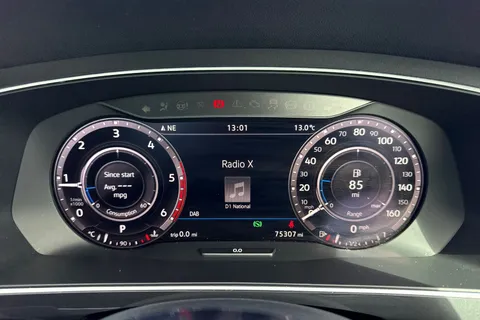 DA68OGS Volkswagen Tiguan 2.0 TDI R-Line DSG 4Motion Euro 6 (s/s) 5dr Thumbnail #41