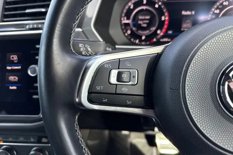 DA68OGS Volkswagen Tiguan 2.0 TDI R-Line DSG 4Motion Euro 6 (s/s) 5dr Thumbnail #42