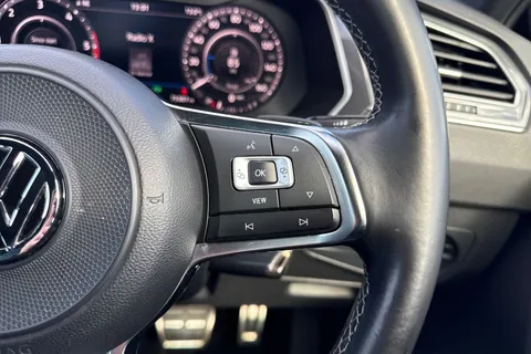 DA68OGS Volkswagen Tiguan 2.0 TDI R-Line DSG 4Motion Euro 6 (s/s) 5dr Thumbnail #43