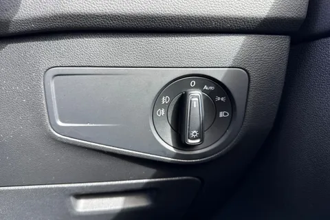 DA68OGS Volkswagen Tiguan 2.0 TDI R-Line DSG 4Motion Euro 6 (s/s) 5dr Thumbnail #46