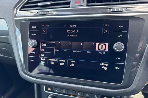 DA68OGS Volkswagen Tiguan 2.0 TDI R-Line DSG 4Motion Euro 6 (s/s) 5dr Thumbnail #49