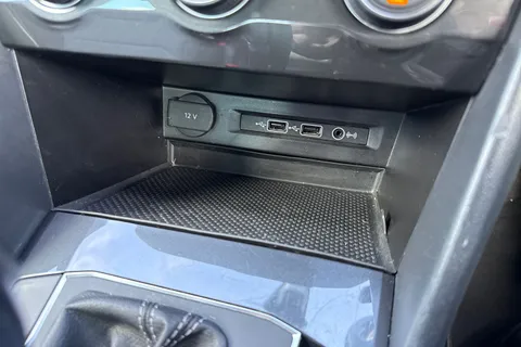 DA68OGS Volkswagen Tiguan 2.0 TDI R-Line DSG 4Motion Euro 6 (s/s) 5dr Thumbnail #59