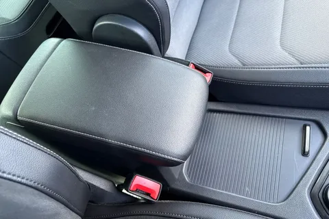 DA68OGS Volkswagen Tiguan 2.0 TDI R-Line DSG 4Motion Euro 6 (s/s) 5dr Thumbnail #61