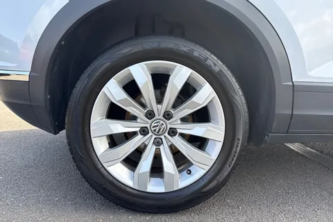 MK68OAU Volkswagen T-Roc 1.6 TDI SE Euro 6 (s/s) 5dr Thumbnail #12