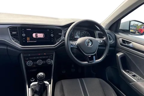 MK68OAU Volkswagen T-Roc 1.6 TDI SE Euro 6 (s/s) 5dr Thumbnail #19