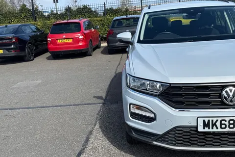 MK68OAU Volkswagen T-Roc 1.6 TDI SE Euro 6 (s/s) 5dr Thumbnail #26