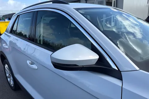 MK68OAU Volkswagen T-Roc 1.6 TDI SE Euro 6 (s/s) 5dr Thumbnail #29