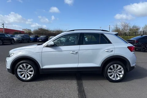 MK68OAU Volkswagen T-Roc 1.6 TDI SE Euro 6 (s/s) 5dr Thumbnail #32