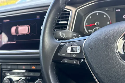 MK68OAU Volkswagen T-Roc 1.6 TDI SE Euro 6 (s/s) 5dr Thumbnail #38