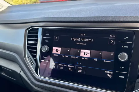 MK68OAU Volkswagen T-Roc 1.6 TDI SE Euro 6 (s/s) 5dr Thumbnail #44