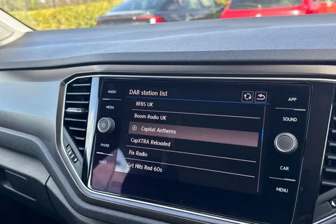 MK68OAU Volkswagen T-Roc 1.6 TDI SE Euro 6 (s/s) 5dr Thumbnail #46