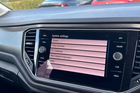 MK68OAU Volkswagen T-Roc 1.6 TDI SE Euro 6 (s/s) 5dr Thumbnail #51