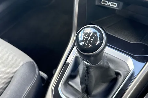 MK68OAU Volkswagen T-Roc 1.6 TDI SE Euro 6 (s/s) 5dr Thumbnail #54