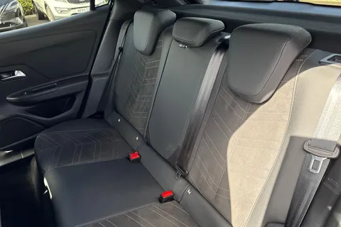 19 of 67 for Vauxhall Mokka Electric 50kWh Ultimate Auto 5dr