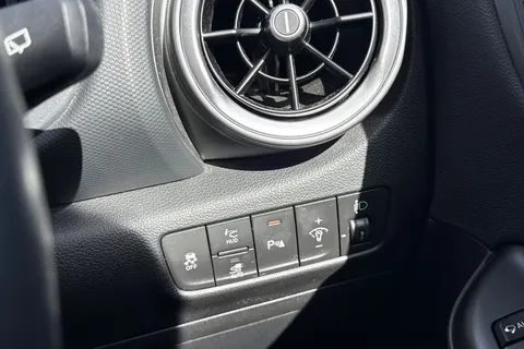 NU23OGK Hyundai Kona 64kWh Ultimate Auto 5dr (10.5kW Charger) Thumbnail #44