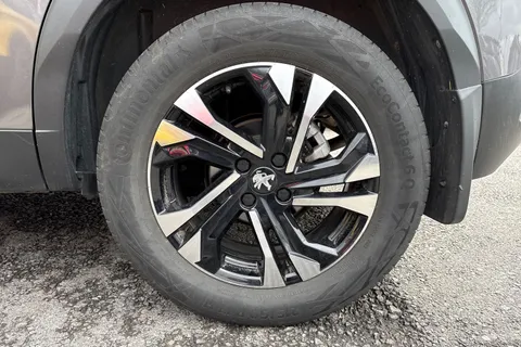 12 of 57 for PEUGEOT 2008 1.2 PureTech GT EAT Euro 6 (s/s) 5dr