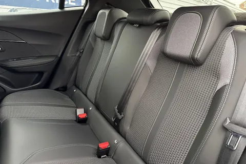 19 of 57 for PEUGEOT 2008 1.2 PureTech GT EAT Euro 6 (s/s) 5dr