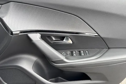 21 of 57 for PEUGEOT 2008 1.2 PureTech GT EAT Euro 6 (s/s) 5dr