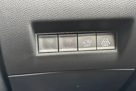 37 of 57 for PEUGEOT 2008 1.2 PureTech GT EAT Euro 6 (s/s) 5dr