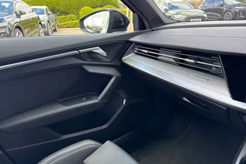 DX24XEB Audi A3 Sportback Black Edition 35 TFSI  150 PS S tronic Thumbnail #21