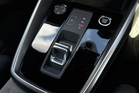 DX24XEB Audi A3 Sportback Black Edition 35 TFSI  150 PS S tronic Thumbnail #24