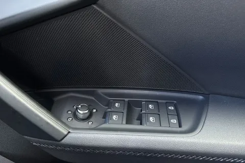 DX24XEB Audi A3 Sportback Black Edition 35 TFSI  150 PS S tronic Thumbnail #44