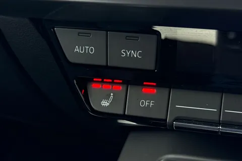 DX24XEB Audi A3 Sportback Black Edition 35 TFSI  150 PS S tronic Thumbnail #46