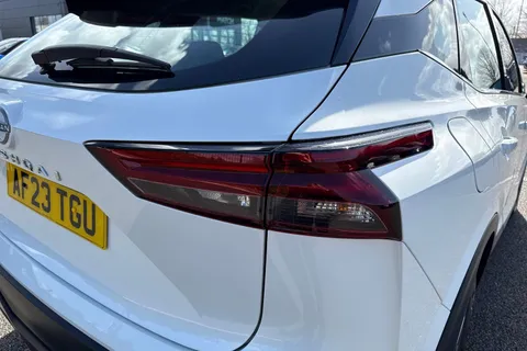 AF23TGU Nissan Qashqai 1.3 DIG-T MHEV Acenta Premium Euro 6 (s/s) 5dr Thumbnail #9