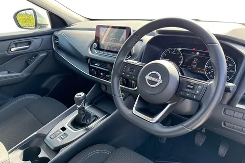 AF23TGU Nissan Qashqai 1.3 DIG-T MHEV Acenta Premium Euro 6 (s/s) 5dr Thumbnail #15