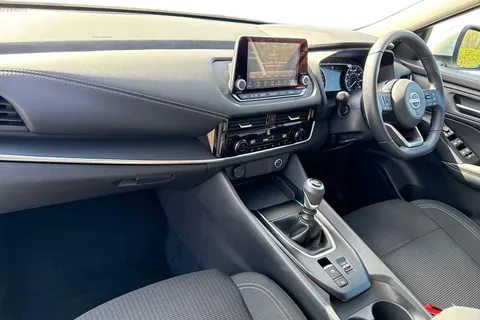 AF23TGU Nissan Qashqai 1.3 DIG-T MHEV Acenta Premium Euro 6 (s/s) 5dr Thumbnail #16