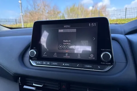 AF23TGU Nissan Qashqai 1.3 DIG-T MHEV Acenta Premium Euro 6 (s/s) 5dr Thumbnail #18