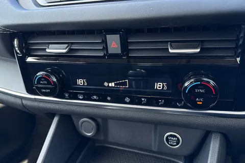 AF23TGU Nissan Qashqai 1.3 DIG-T MHEV Acenta Premium Euro 6 (s/s) 5dr Thumbnail #23