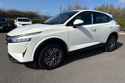 AF23TGU Nissan Qashqai 1.3 DIG-T MHEV Acenta Premium Euro 6 (s/s) 5dr Thumbnail #28